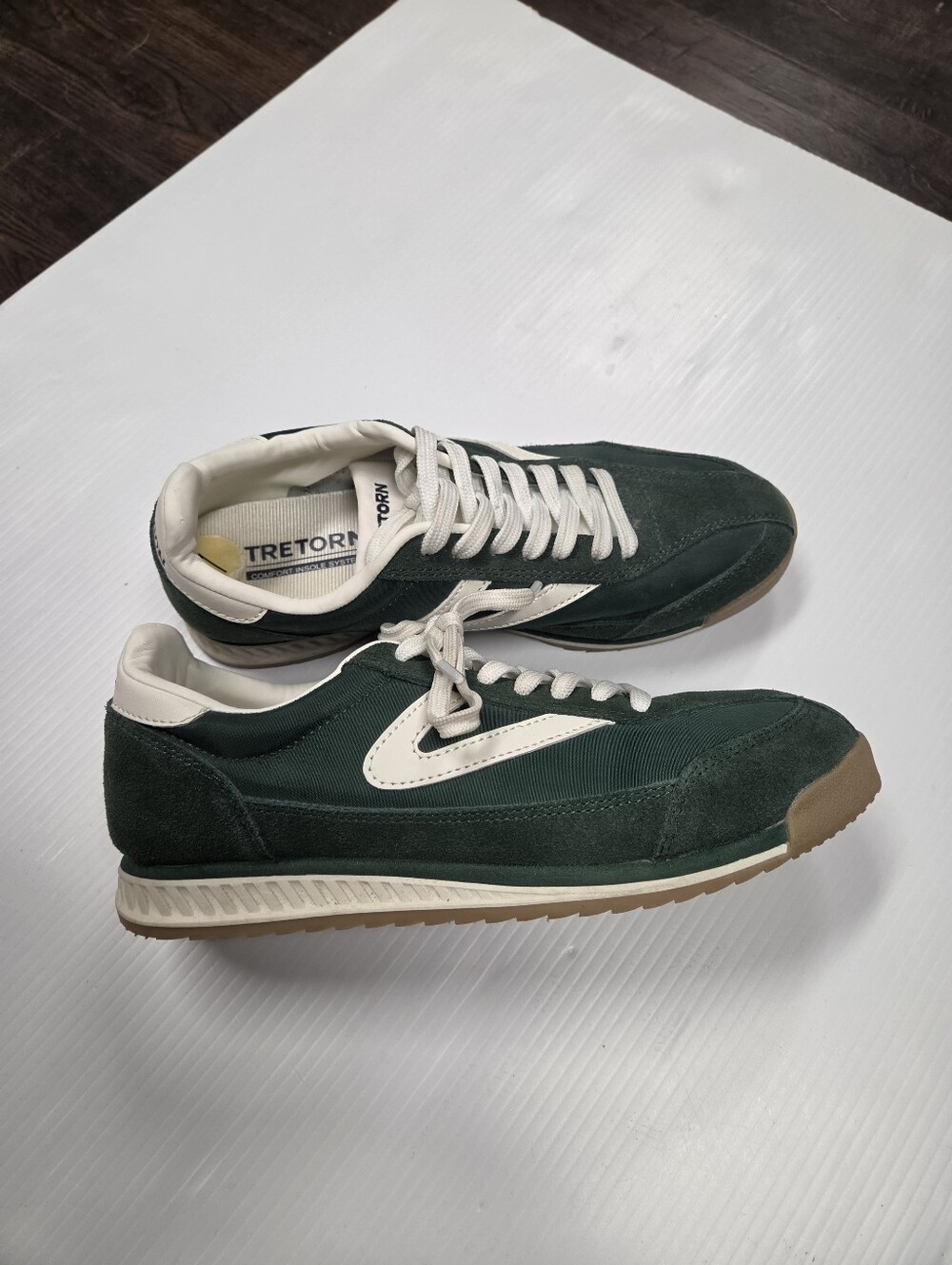 Tretorn Rawlins Women’s Size 7 Green Suede Retro Low Top Sneakers - Picture 2 of 7